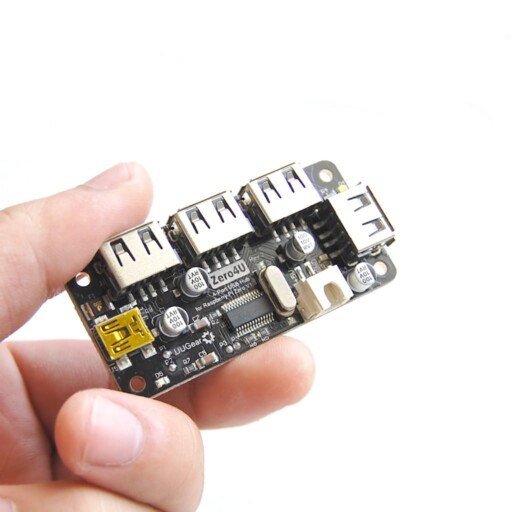 Zero4U: hub a 4 porte USB per Pi Zero